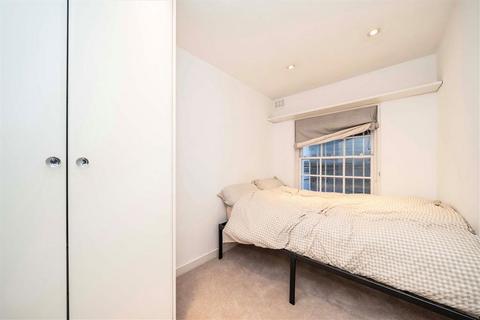 2 bedroom flat to rent, Brompton Square, London SW3