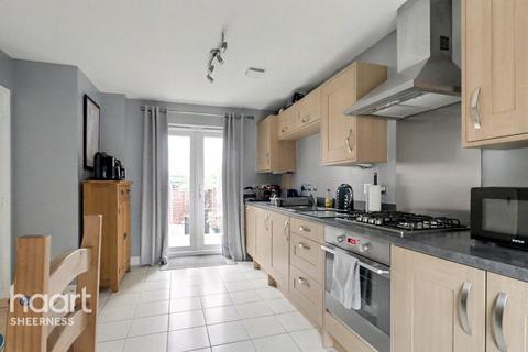 3 bedroom detached house for sale, Cliffhouse Avenue., Minster