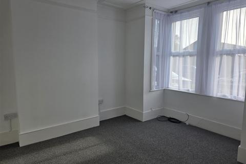2 bedroom house to rent, Pretoria Road, Chingford