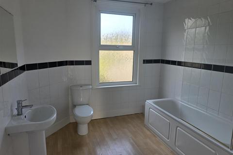 2 bedroom house to rent, Pretoria Road, Chingford