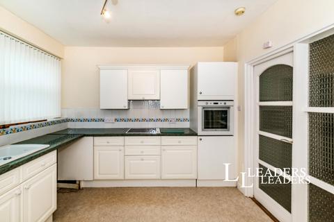 2 bedroom flat to rent, Wellington Court, Grand Avenue, BN11