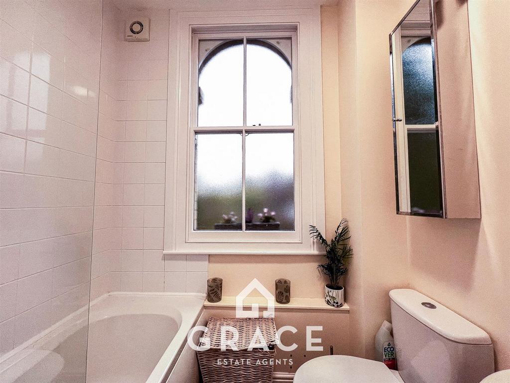 Bathroom edit 1.jpg