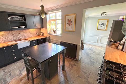 3 bedroom semi-detached house for sale, The Broadway, Cullercoats, NE30