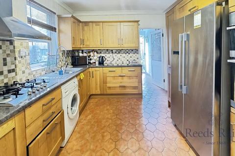 3 bedroom terraced house for sale, Laleham Road, London SE6
