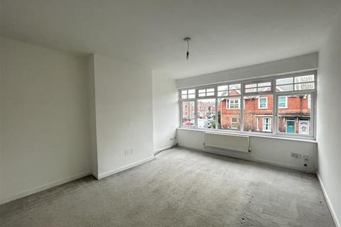 2 bedroom apartment to rent, Firle Road, Eastbourne BN22