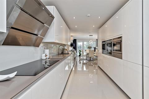 undefined, Ash Grove, Wheathampstead, St. Albans