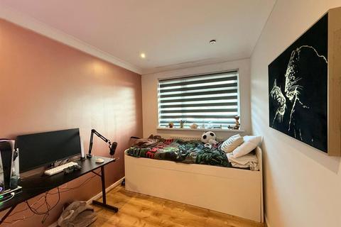 3 bedroom end of terrace house for sale, Viscount Walk, Bournemouth