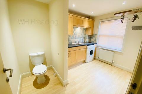 2 bedroom townhouse to rent, South Road, Faversham ME13