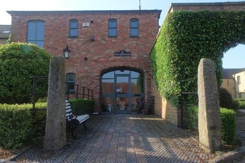 Office to rent - Milton Keynes NN12