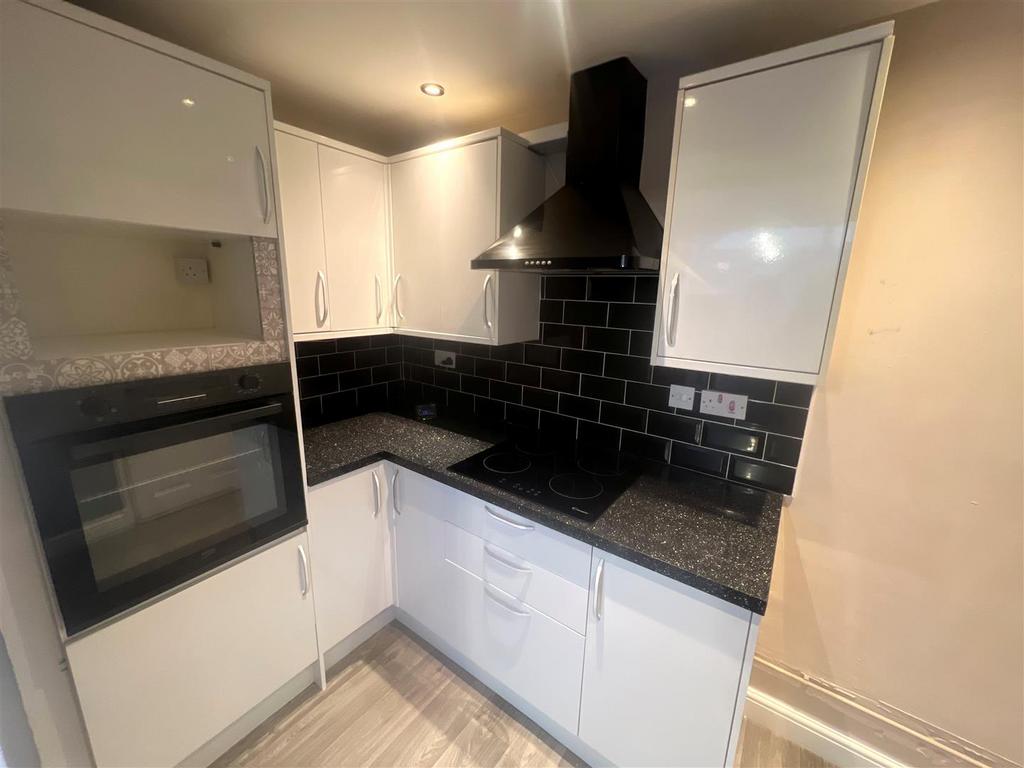 Kitchen 1.jpg