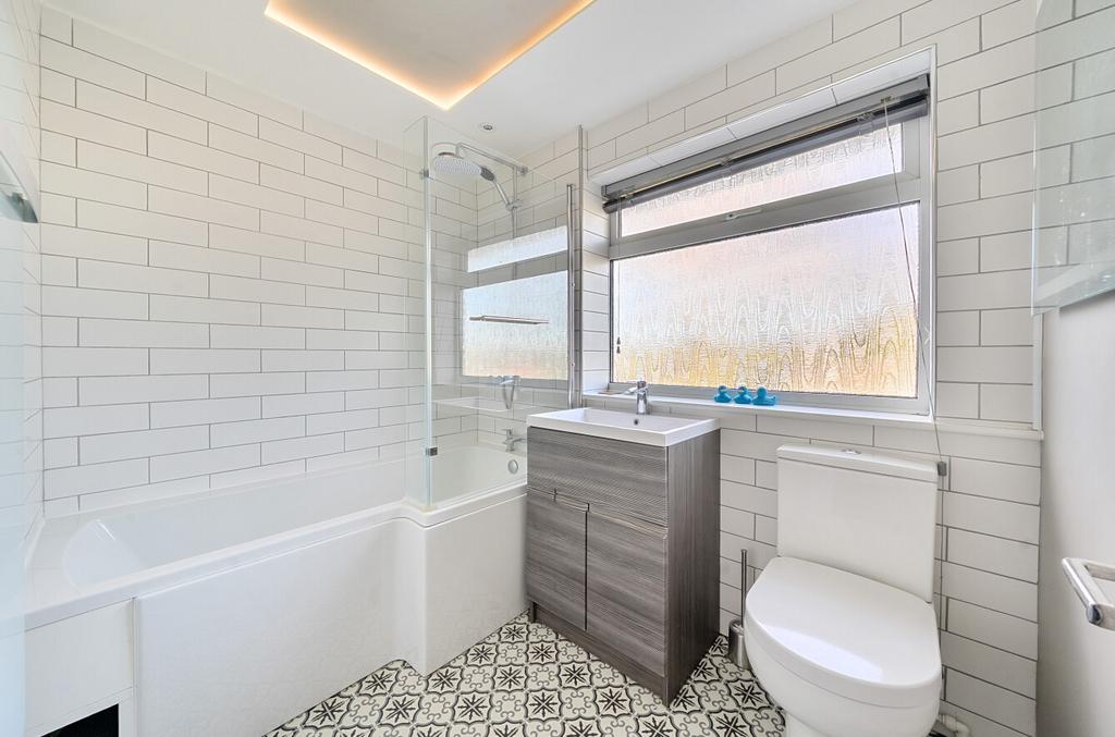 1371522-15-68fb41...