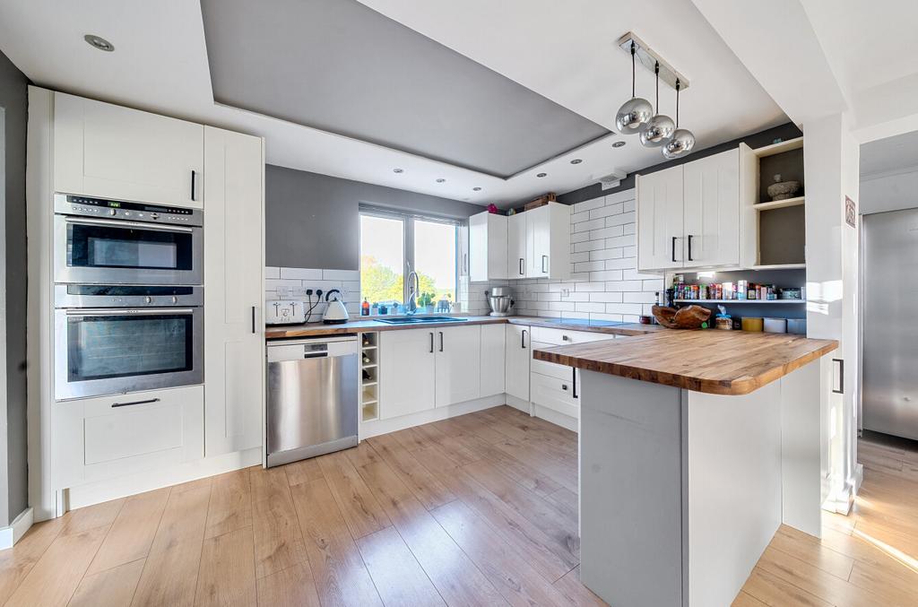 1371522-3-68fb401...