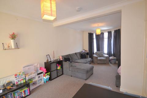 3 bedroom terraced house to rent, Whitworth Road, Northampton NN1