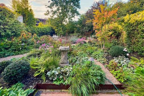 7 Annesley Road, London, SE3 0JX