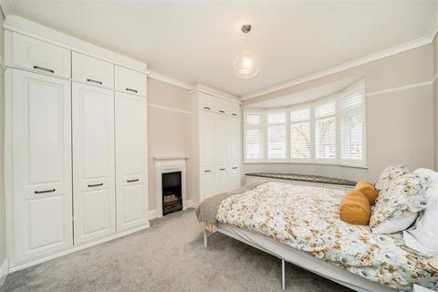 3 bedroom semi-detached house for sale, Le May Avenue, London SE12