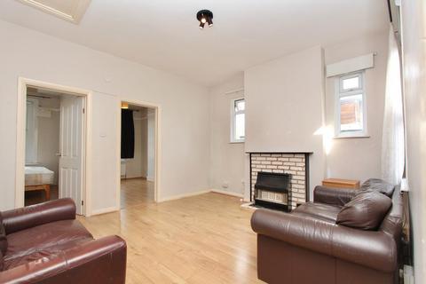 1 bedroom flat for sale, Grainger Road, London