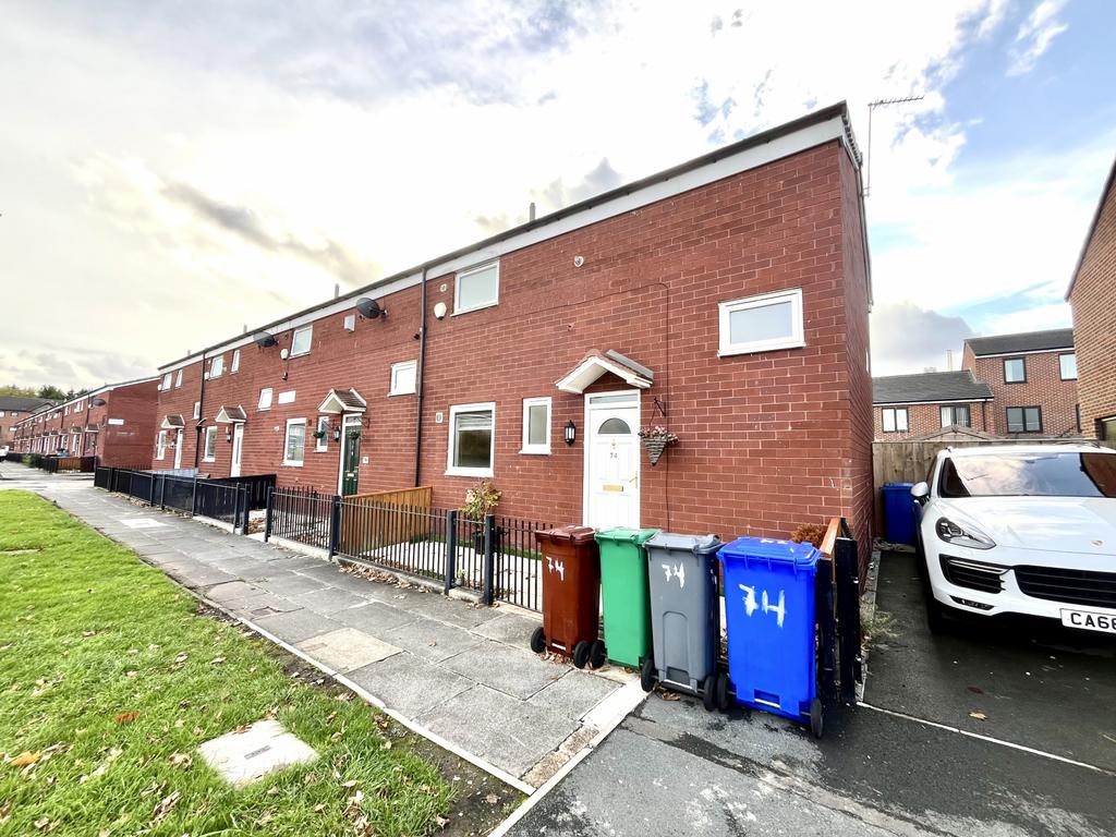 Three Bedroom End Of Terrace House FOR RENT