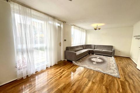 3 bedroom end of terrace house to rent, Kincardine Road, Manchester, M13 9SY