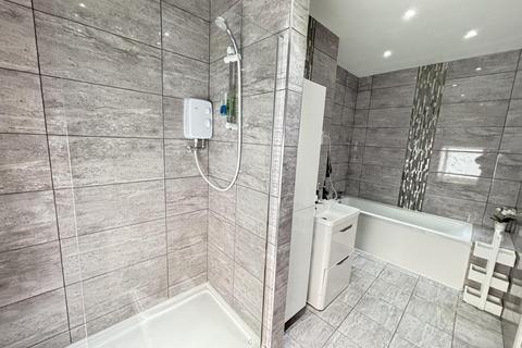 5 bedroom house to rent, Broomfield View, Leeds LS6