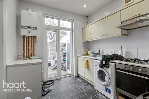 2 bedroom flat for sale, Westborough Road, Westcliff on Sea