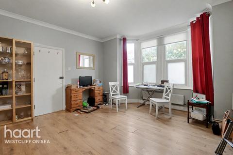 2 bedroom flat for sale, Westborough Road, Westcliff on Sea