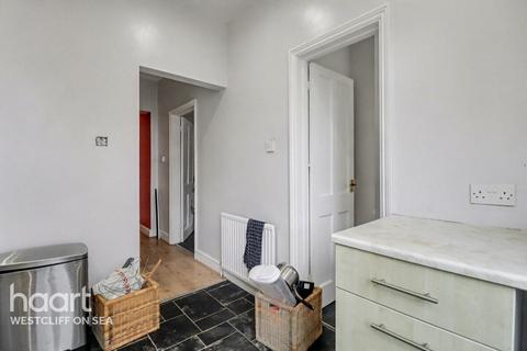 2 bedroom flat for sale, Westborough Road, Westcliff on Sea