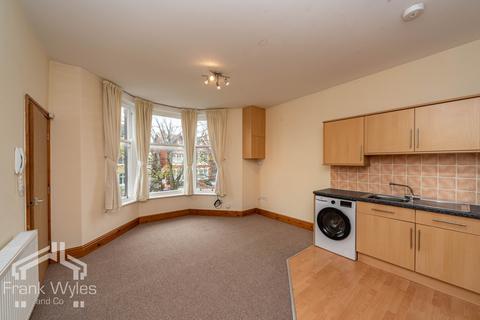 2 bedroom flat to rent, Derbe Road, Lytham St. Annes, Lancashire