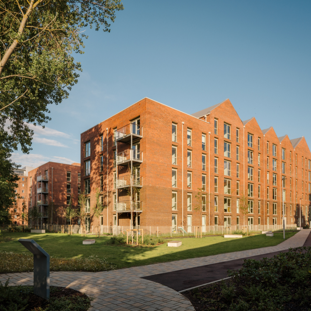 Building Exterior &amp; Garden