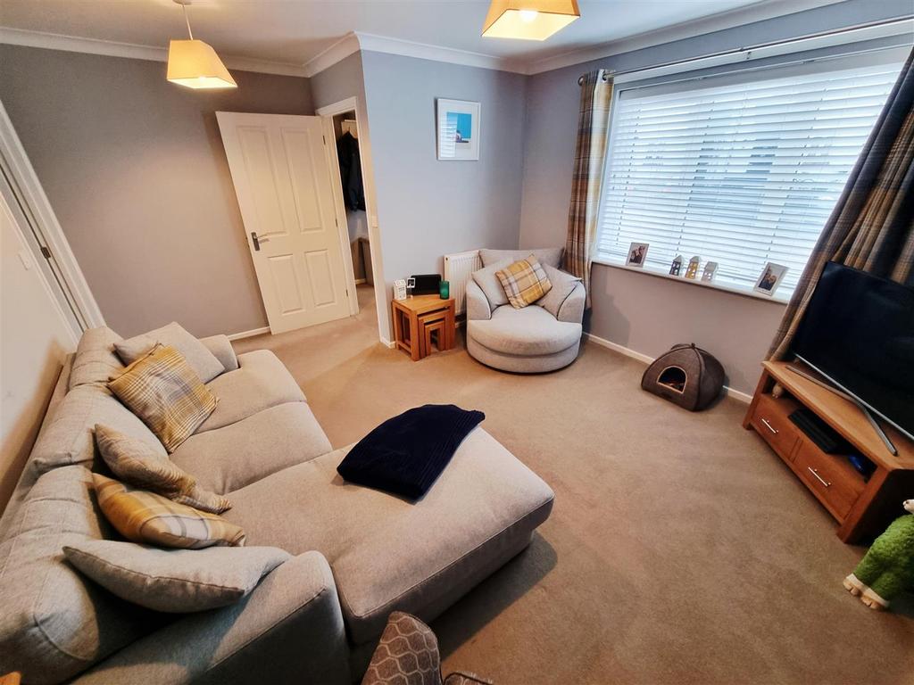 Sitting room 1.jpg