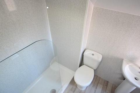 6 bedroom house to rent, Manor Drive, Leeds LS6