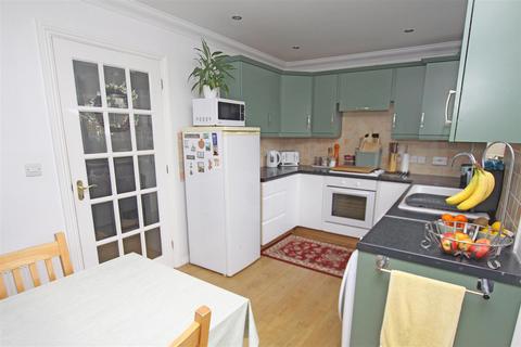 3 bedroom detached house for sale, Chesilbourne Grove, Throop, Bournemouth