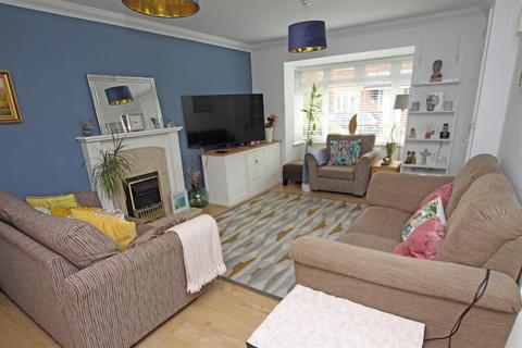 3 bedroom detached house for sale, Chesilbourne Grove, Throop, Bournemouth