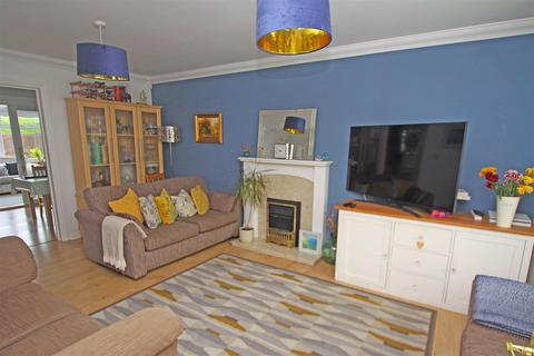 3 bedroom detached house for sale, Chesilbourne Grove, Throop, Bournemouth