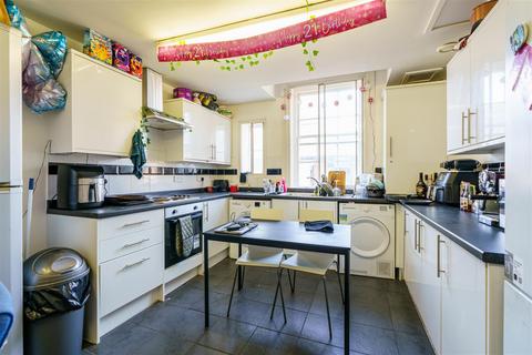 5 bedroom apartment to rent, £110pppw - Clayton Street West, Newcastle Upon Tyne