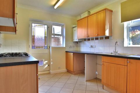 3 bedroom detached house to rent, Peach Close, Walton Cardiff, Tewkesbury