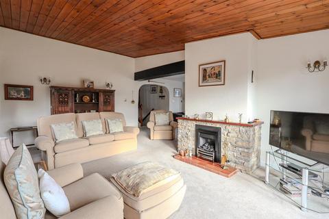 4 bedroom detached house for sale, Griffs Hollow, Carlton, Nottingham