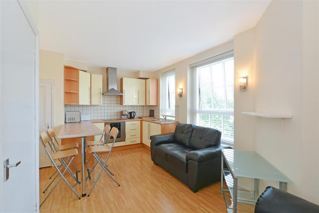 Kitchen/Lounge
