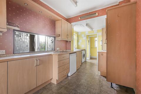 undefined, Elm Walk, Raynes Park SW20