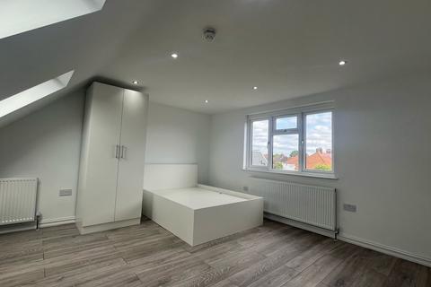 House share to rent, Hunters Grove,  Hayes, UB3