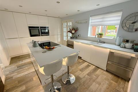 4 bedroom detached house for sale, Jersey Close, Redditch
