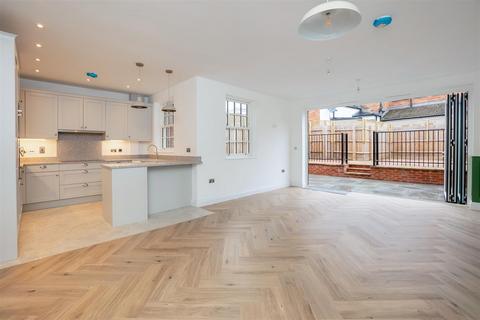 4 bedroom detached house for sale, Church Street, Wellesbourne