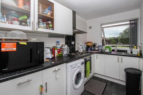 2 bedroom maisonette to rent, Pennington, Peterborough PE2
