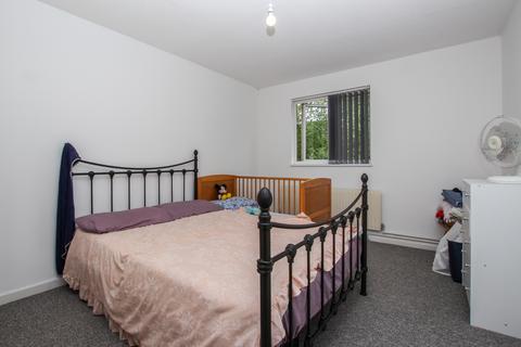 2 bedroom maisonette to rent, Pennington, Peterborough PE2