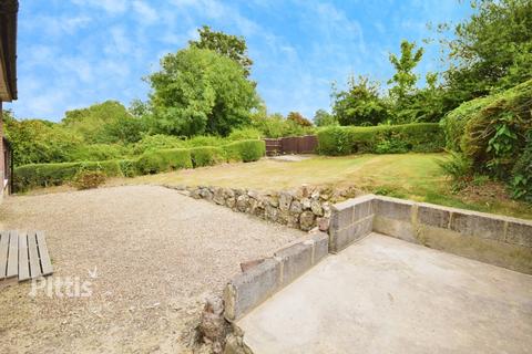 2 bedroom detached bungalow to rent, Church Road Shanklin PO37