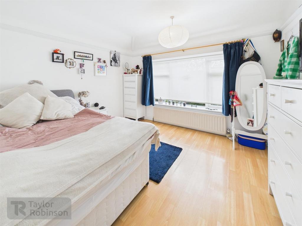 CAM02600 G0-PR0426-STILL010.jpg