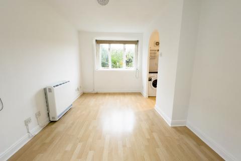 1 bedroom ground floor flat to rent, Bywater House, Harlinger Street, Woolwich, London, SE18 5SP