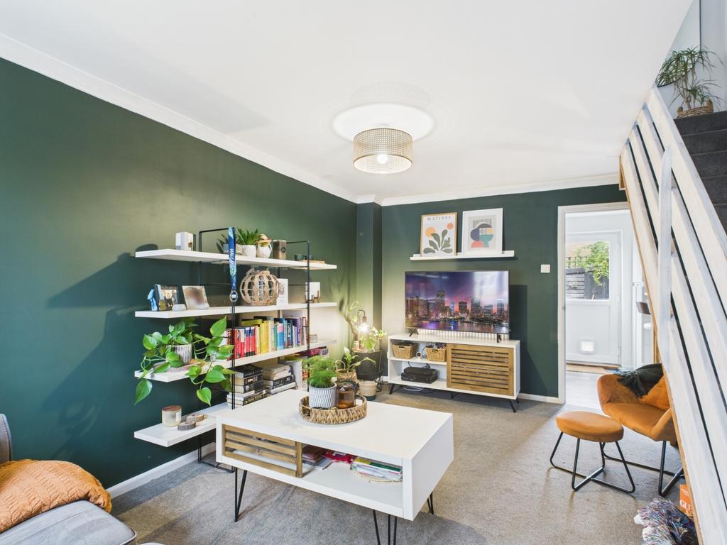 Cam01740 g0 pr0461 still007