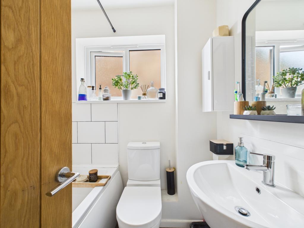 Cam01740 g0 pr0461 still003