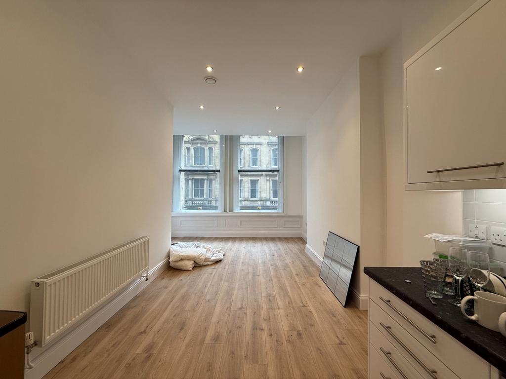 Kitchen/Living Area
