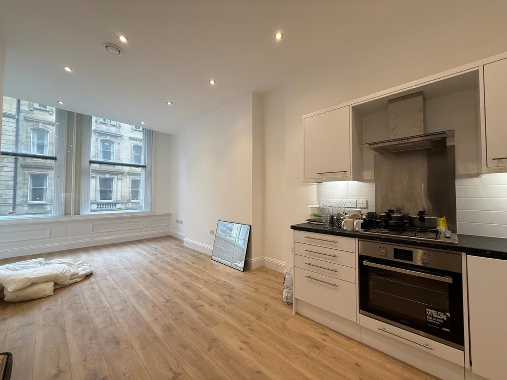 Kitchen/Living Area